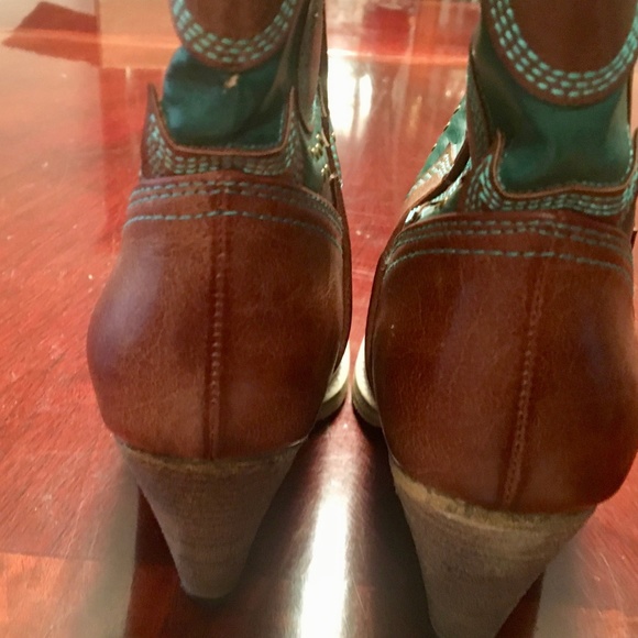 Boots, Size 8 - Picture 5 of 6